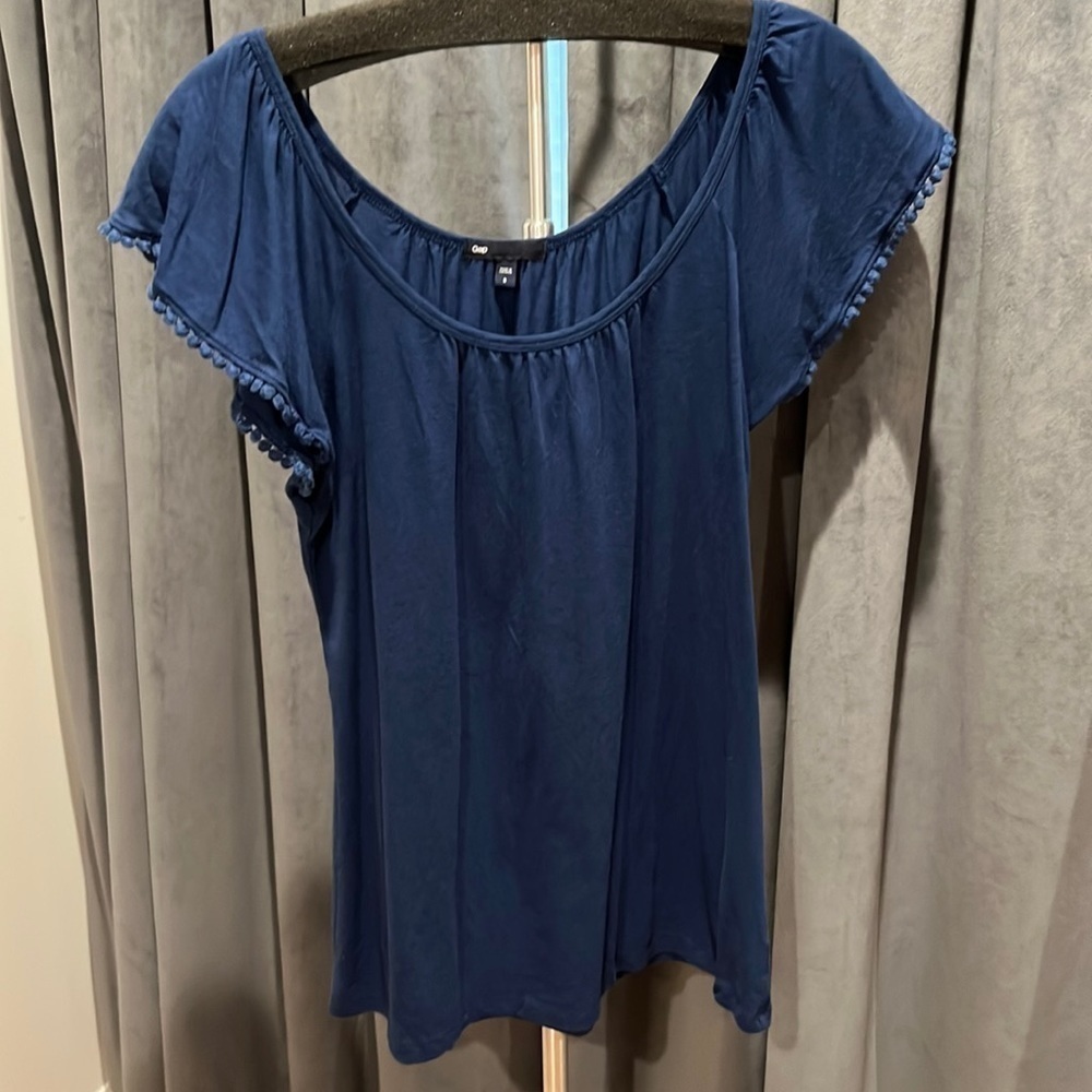 Gap Blue flutter sleeve with embellishment tee